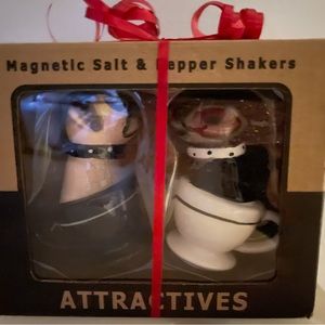 Vintage Pugs Magnetic Salt& Pepper Shakers - N w/o T